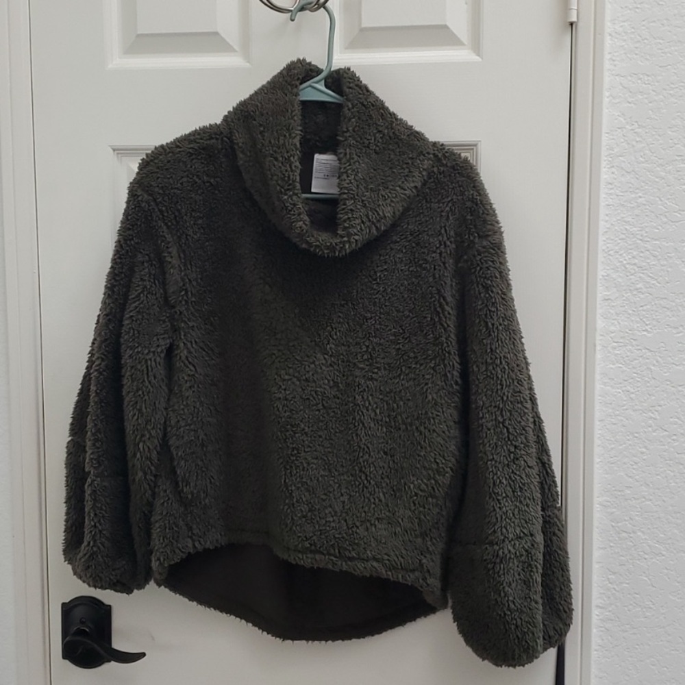 Lululemon Olive Warmth Restore Sherpa Pullover